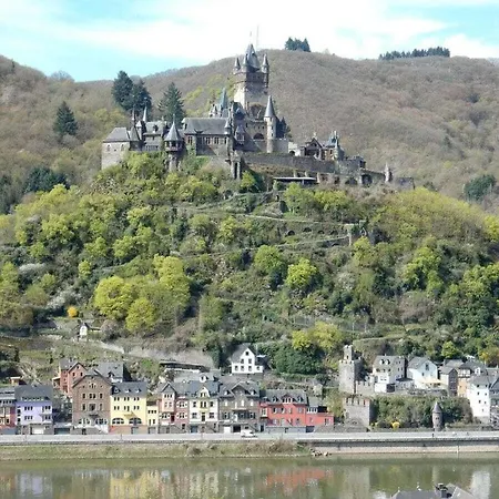 Am Alten Kirchplatz 5 *